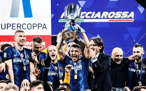 意甲：国米稳坐榜首冲胜，罗马抢分续命，宿敌对决一触即发